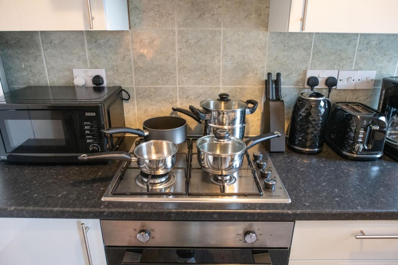4 Bedroom Flat With High Speed Wi-Fi In North Acton, Ealing, West London Exterior photo