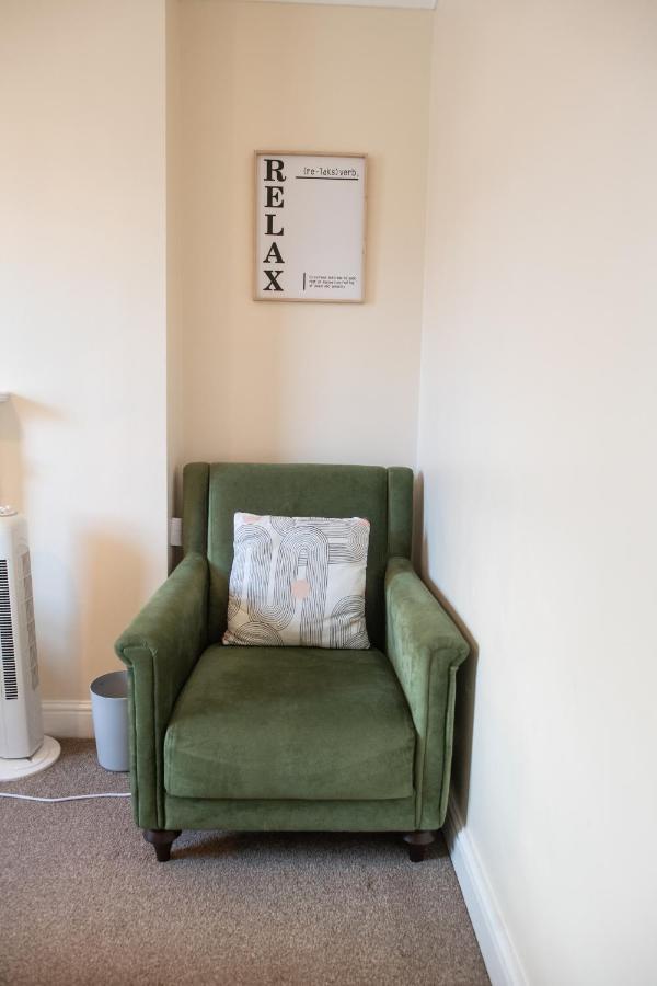 4 Bedroom Flat With High Speed Wi-Fi In North Acton, Ealing, West London Exterior photo